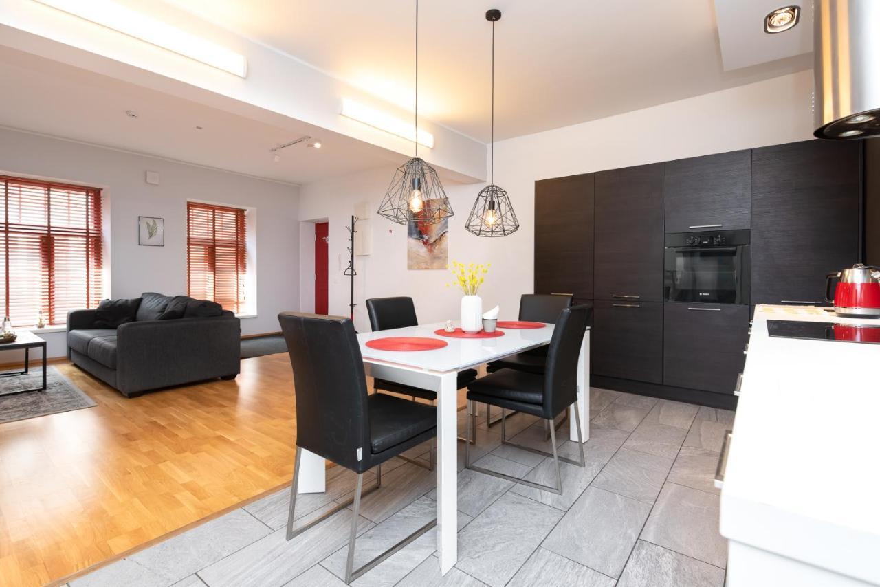Stylish Apartment With Parking In Telliskivi Tallinn Exterior photo